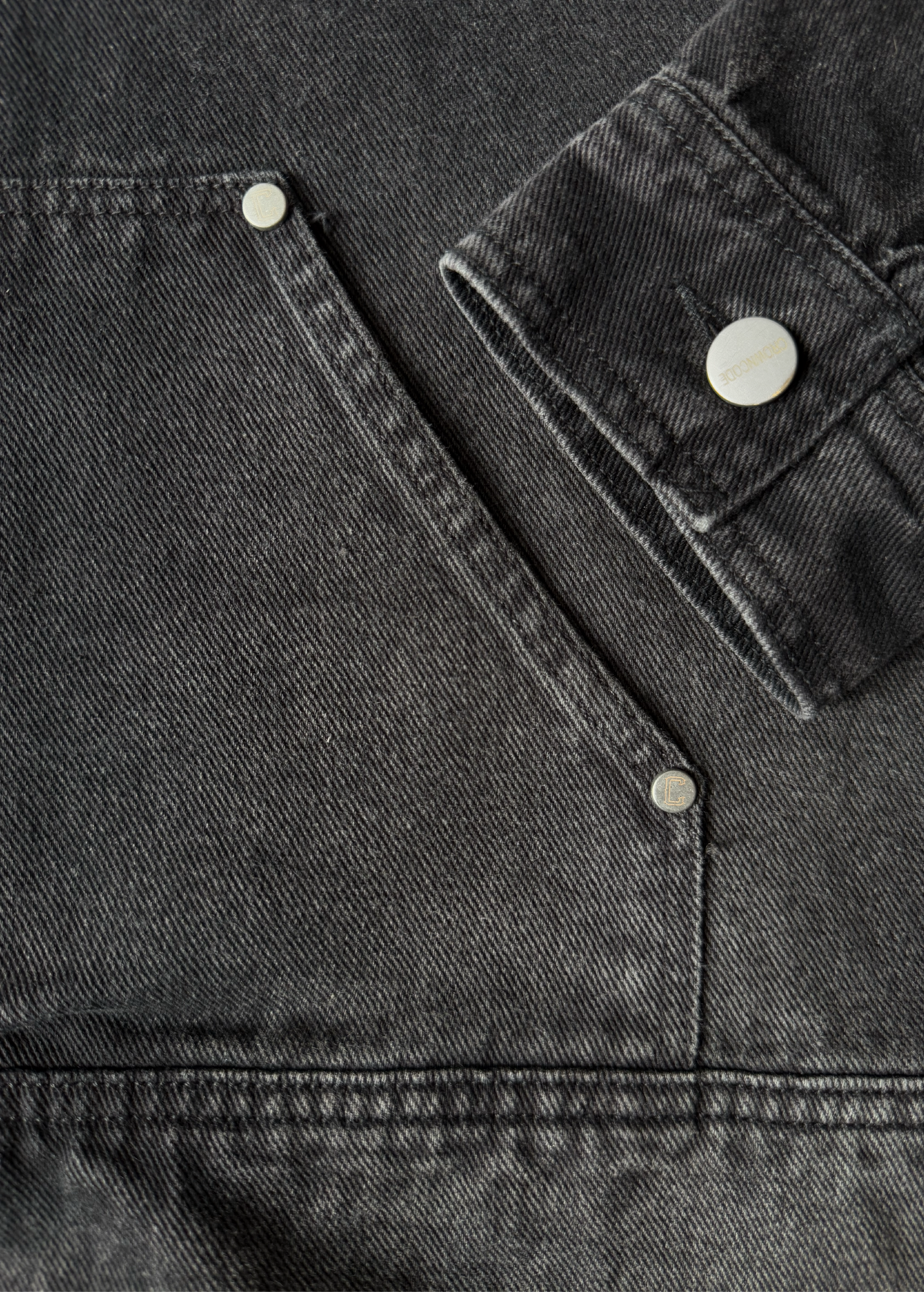 CHAQUETA DENIM - NEGRO DESGASTADO