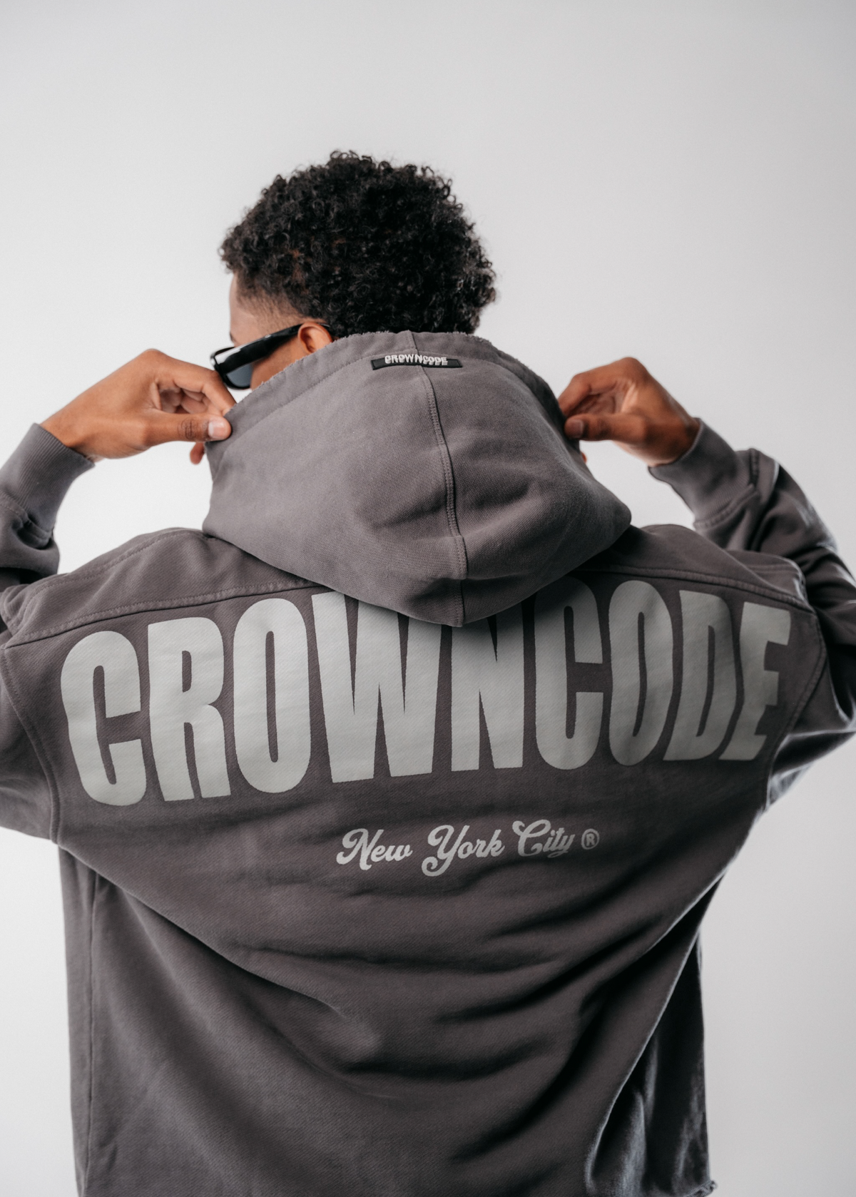 HOODIE DISTRESSED - GRIS OSCURO