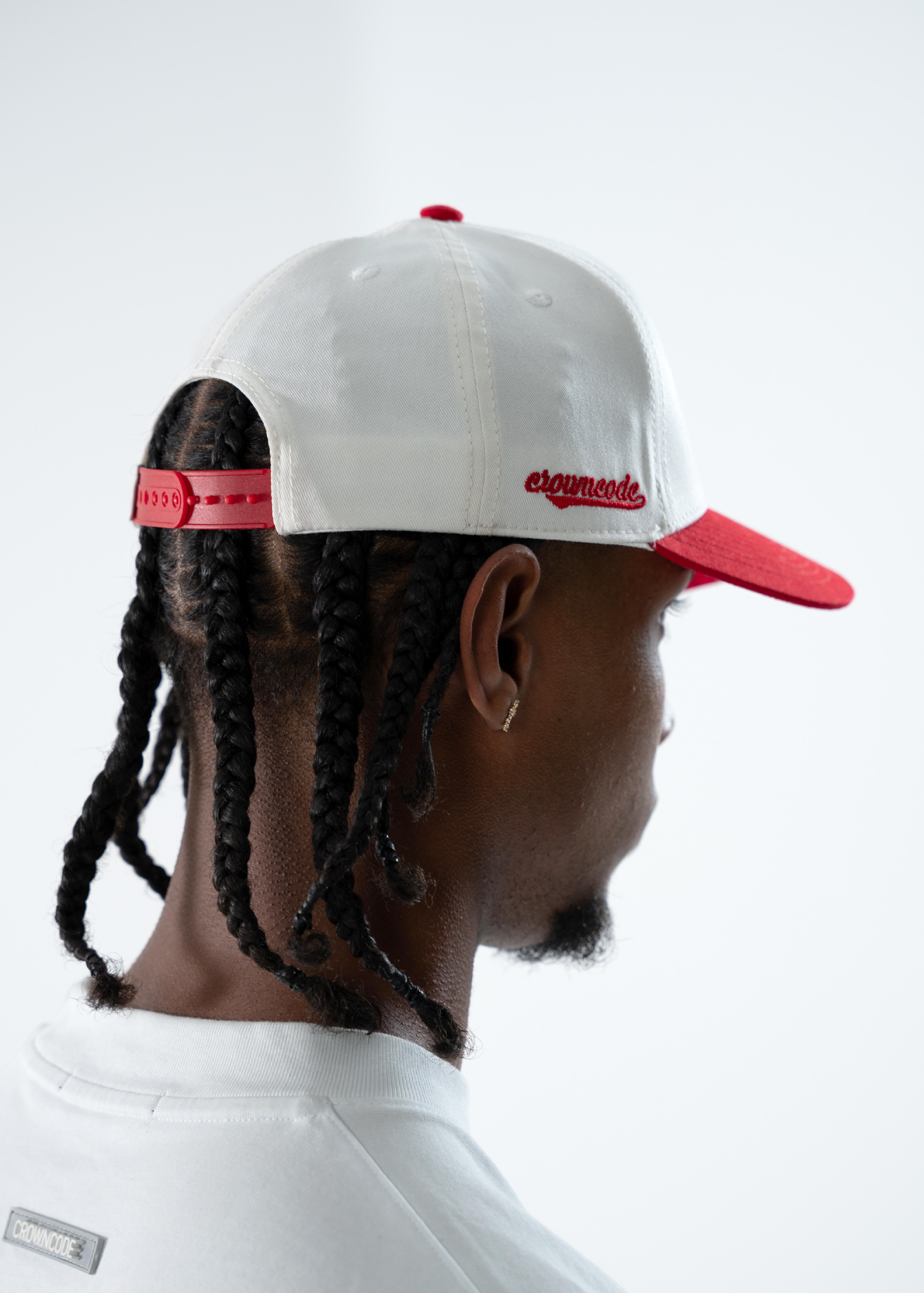 GORRA MONOGRAM LEAGUE - CREMA Y ROJO