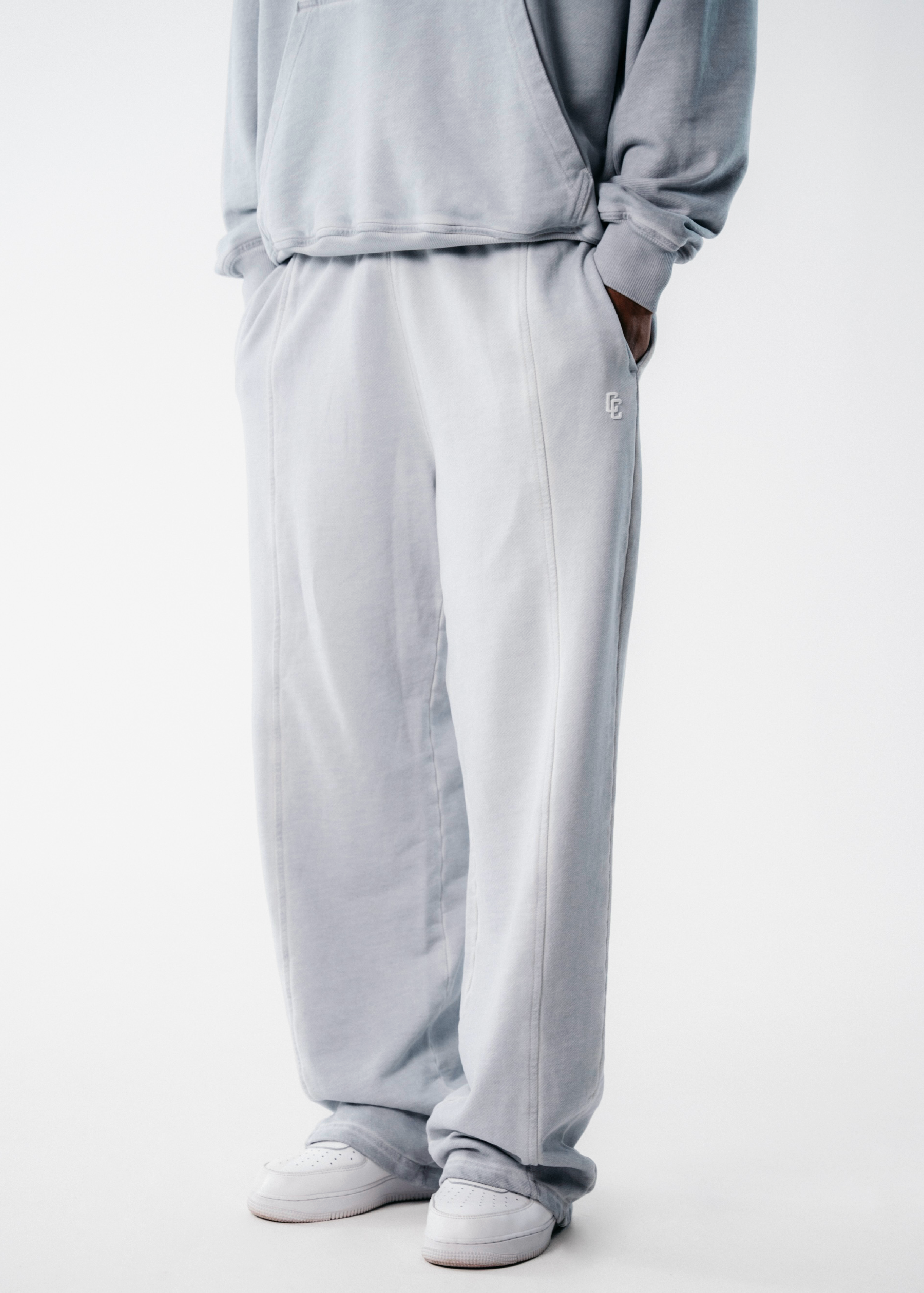 JOGGER RECTO ICON - GRIS HIELO DESGASTADO