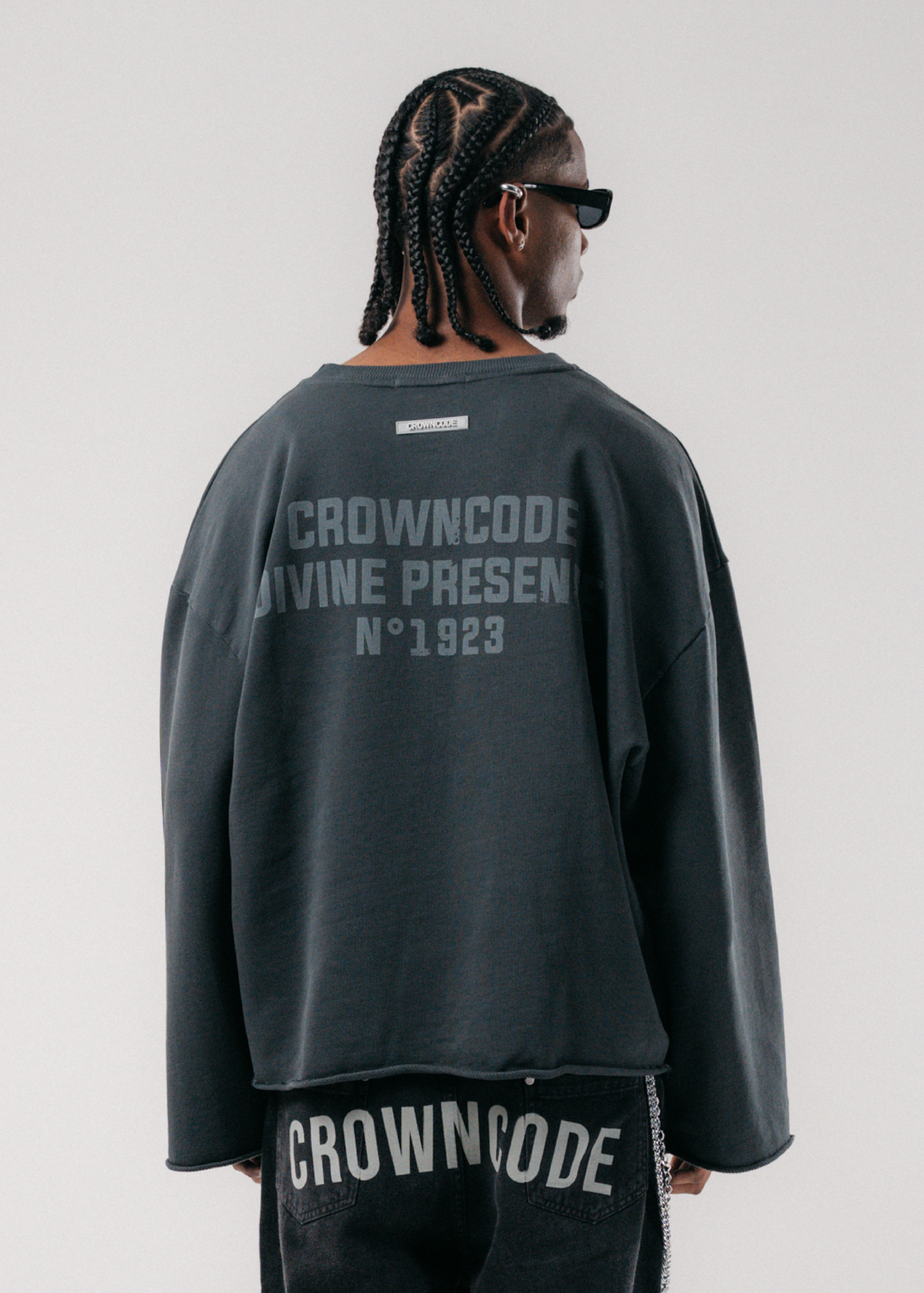 LONG SLEEVE PATH BOXY - GRIS OSCURO