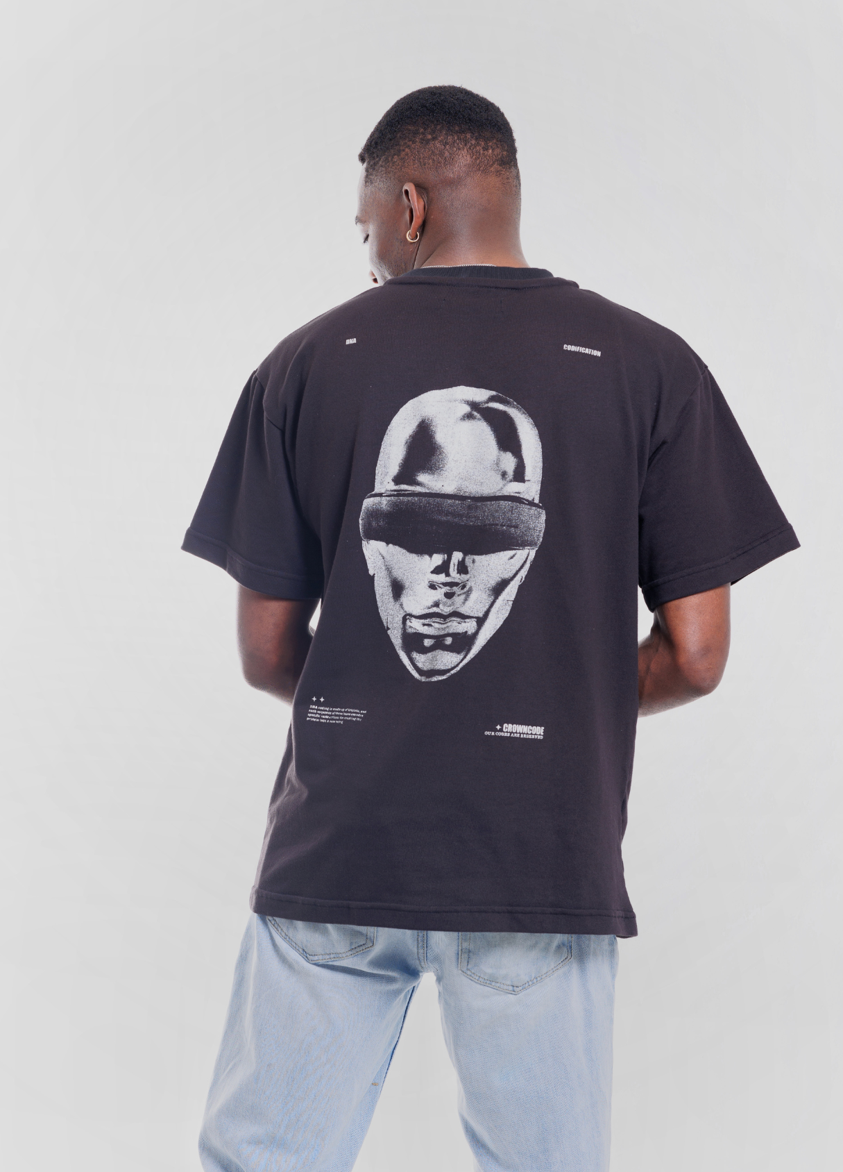 CAMISETA SELF CODIFICATION - NEGRA