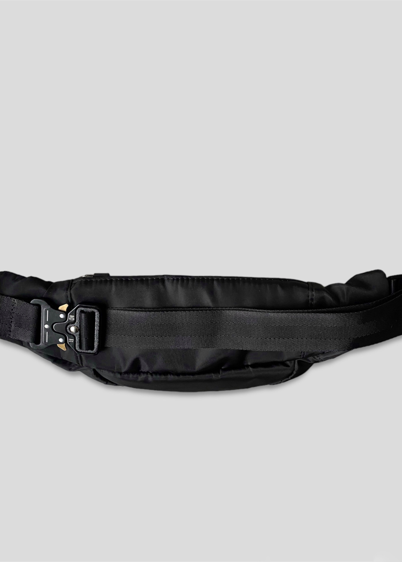 BASIC FANNY PACK - NEGRO