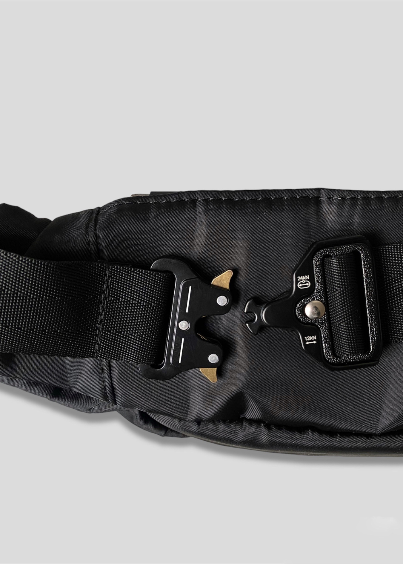 BASIC FANNY PACK - NEGRO