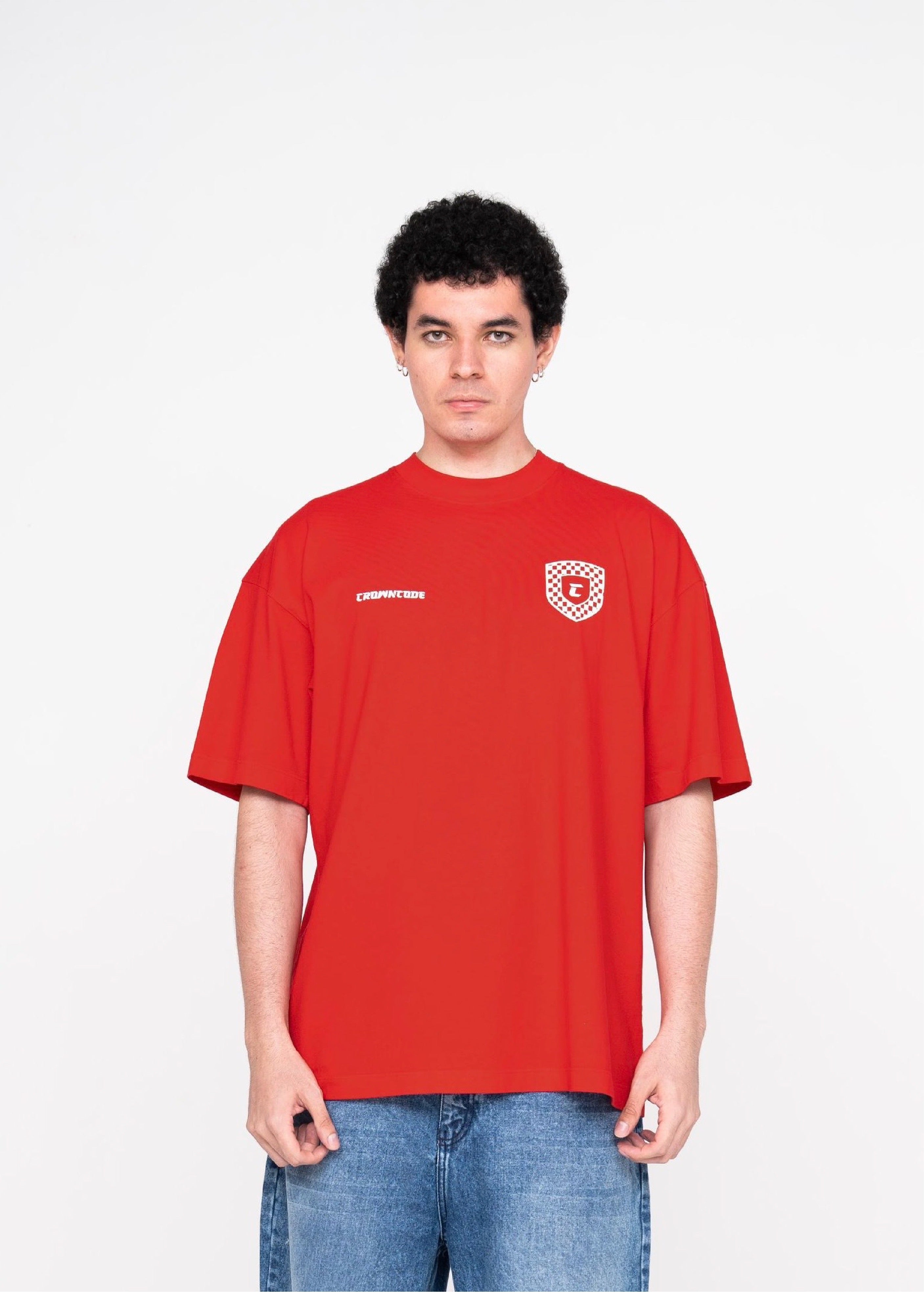 CAMISETA RACING LOGO BADGE - ROJO CHERRY