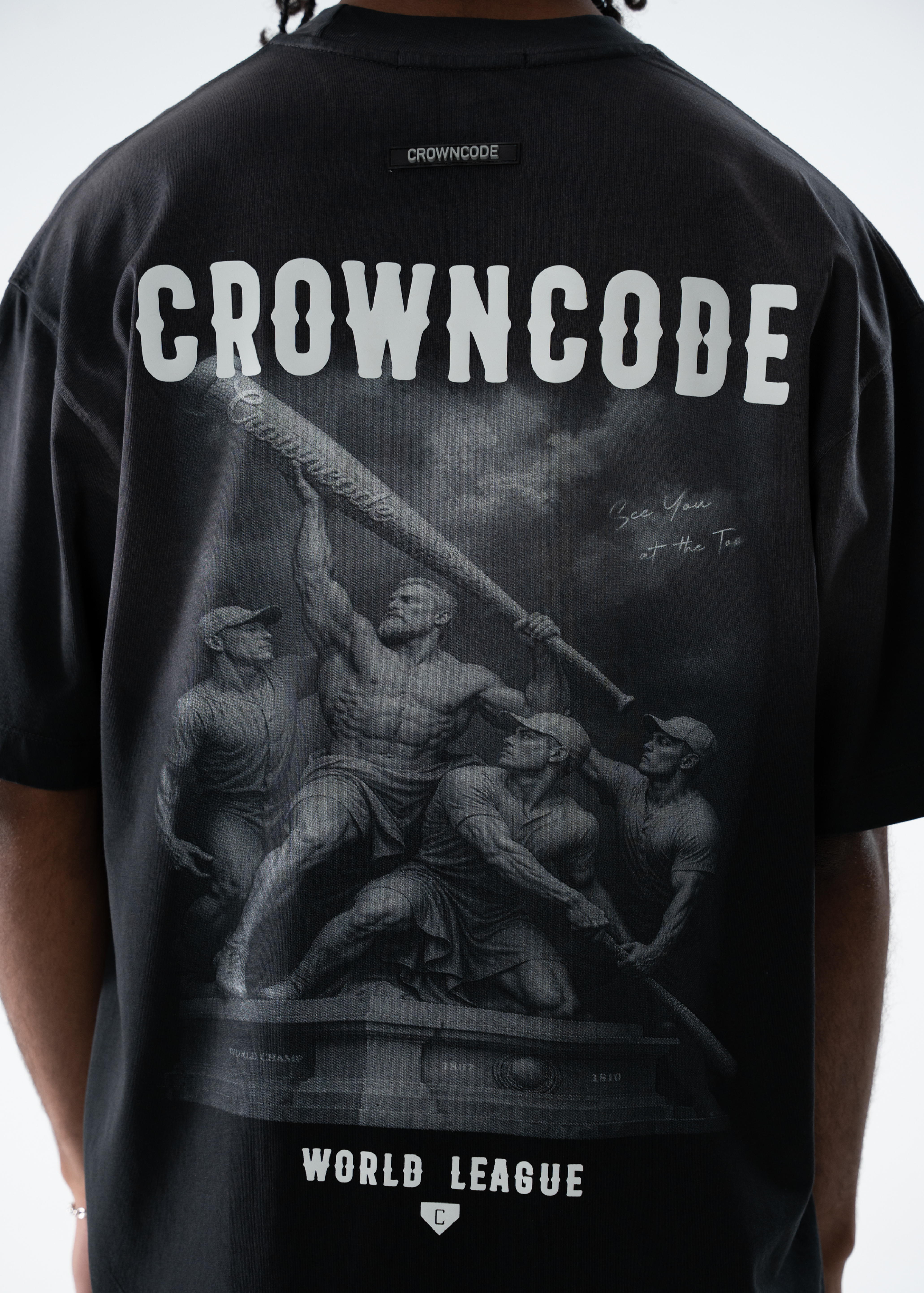 CAMISETA MYTHOLOGHY STATUE - NEGRO DEGRADE