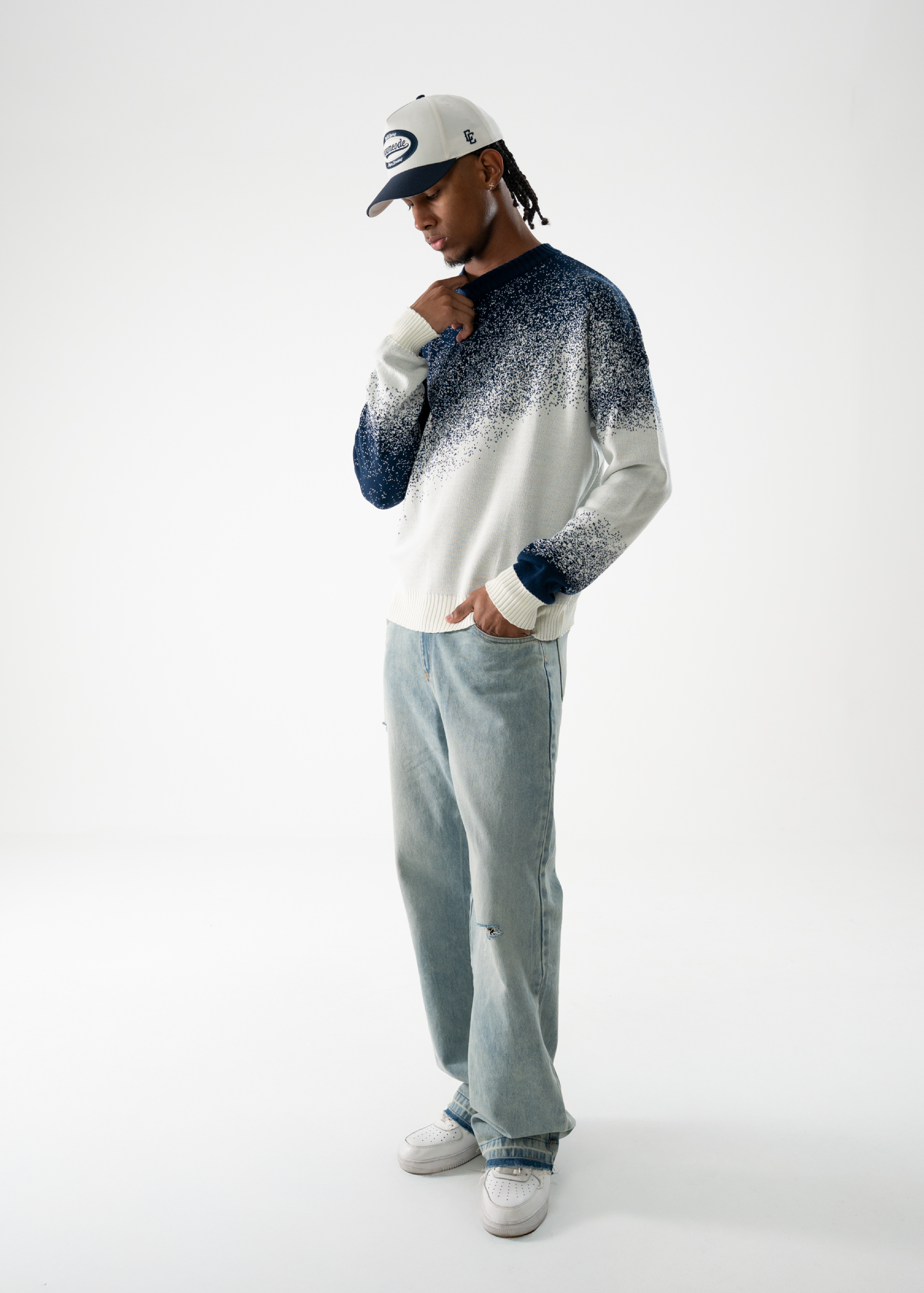 GRADIENT KNITWEAR SWEATER - AZUL OSCURO Y BLANCO