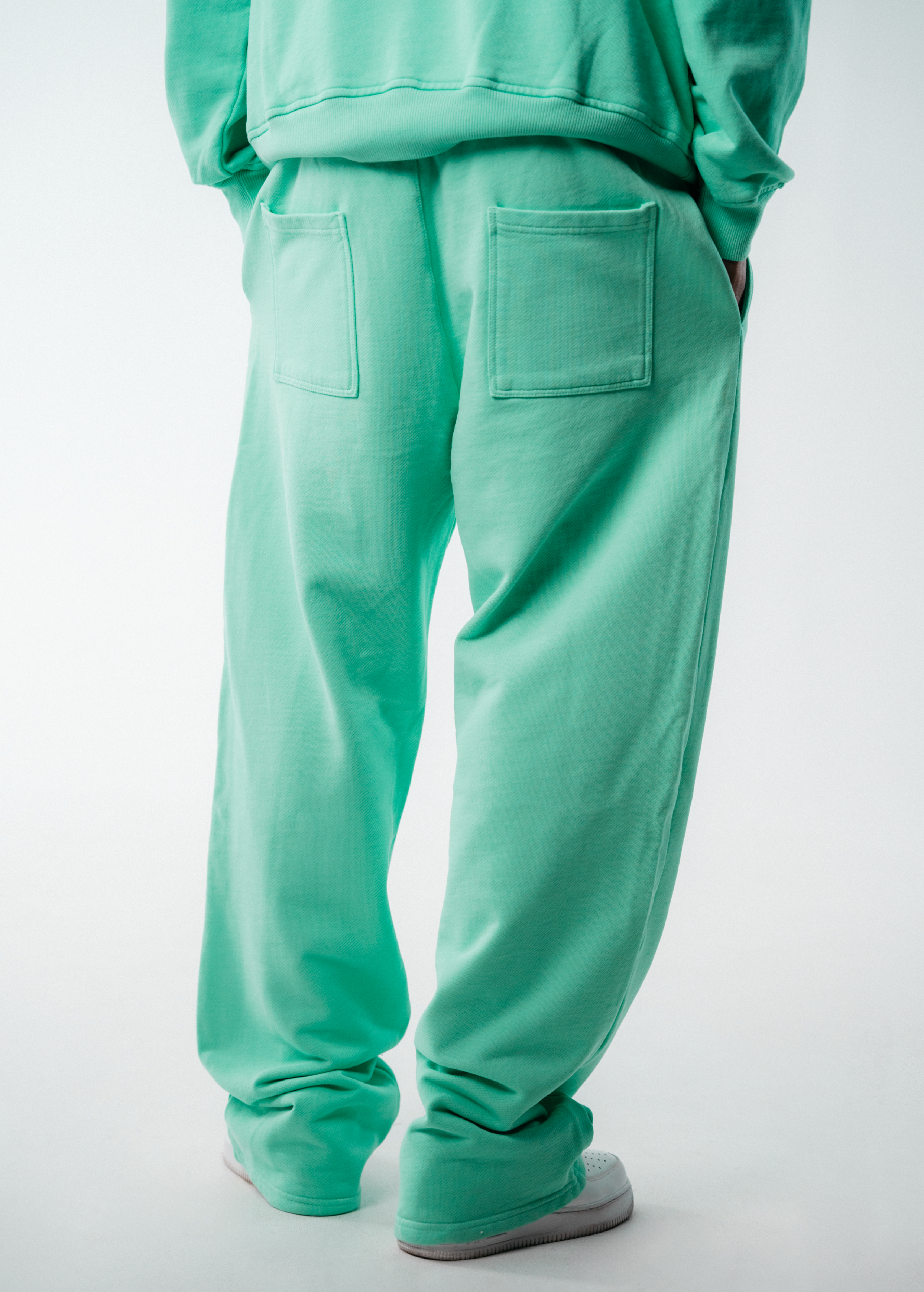 JOGGER RECTO LOGO - VERDE MENTA