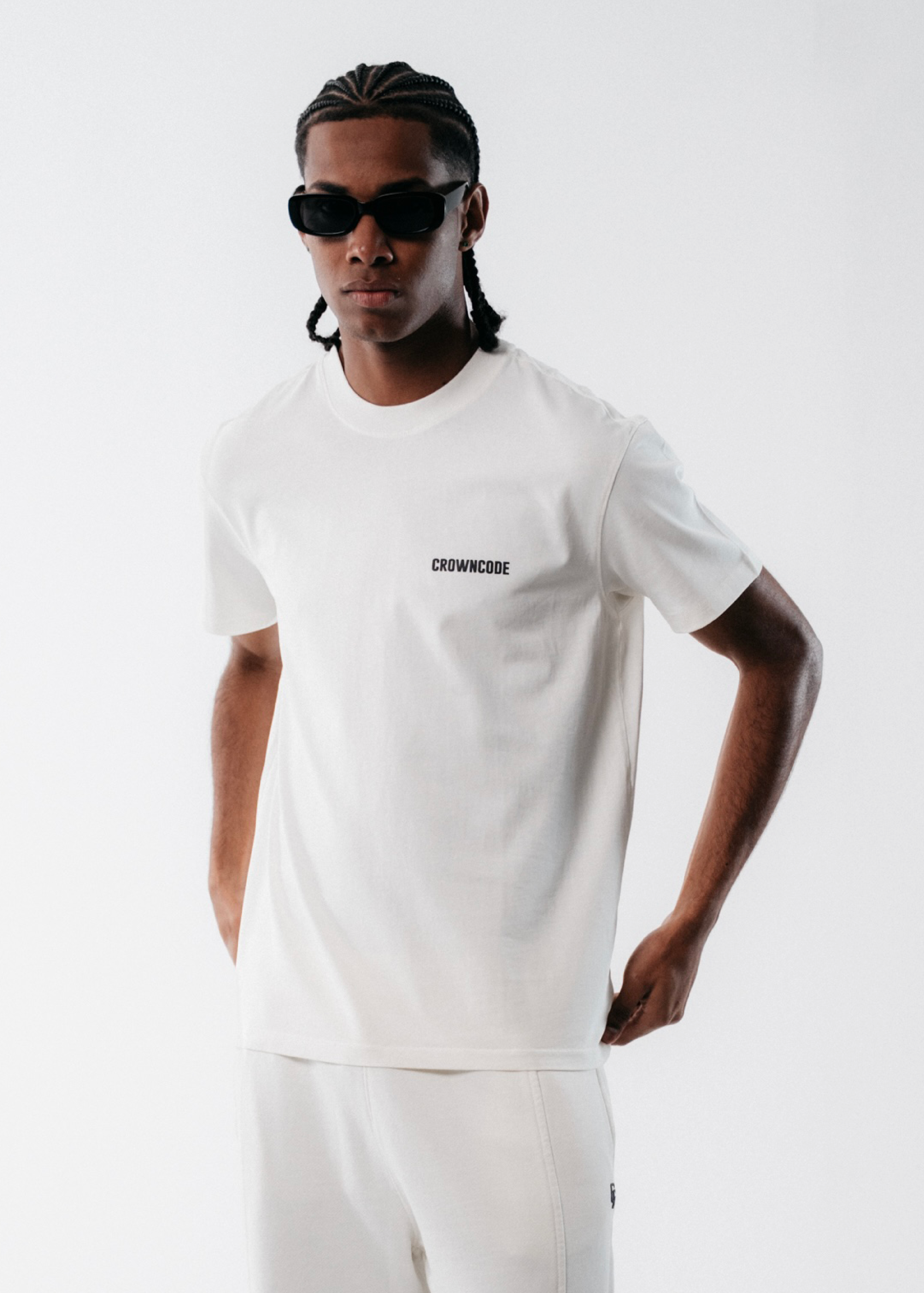 CAMISETA REGULAR FIT BÁSICA - OFF WHITE