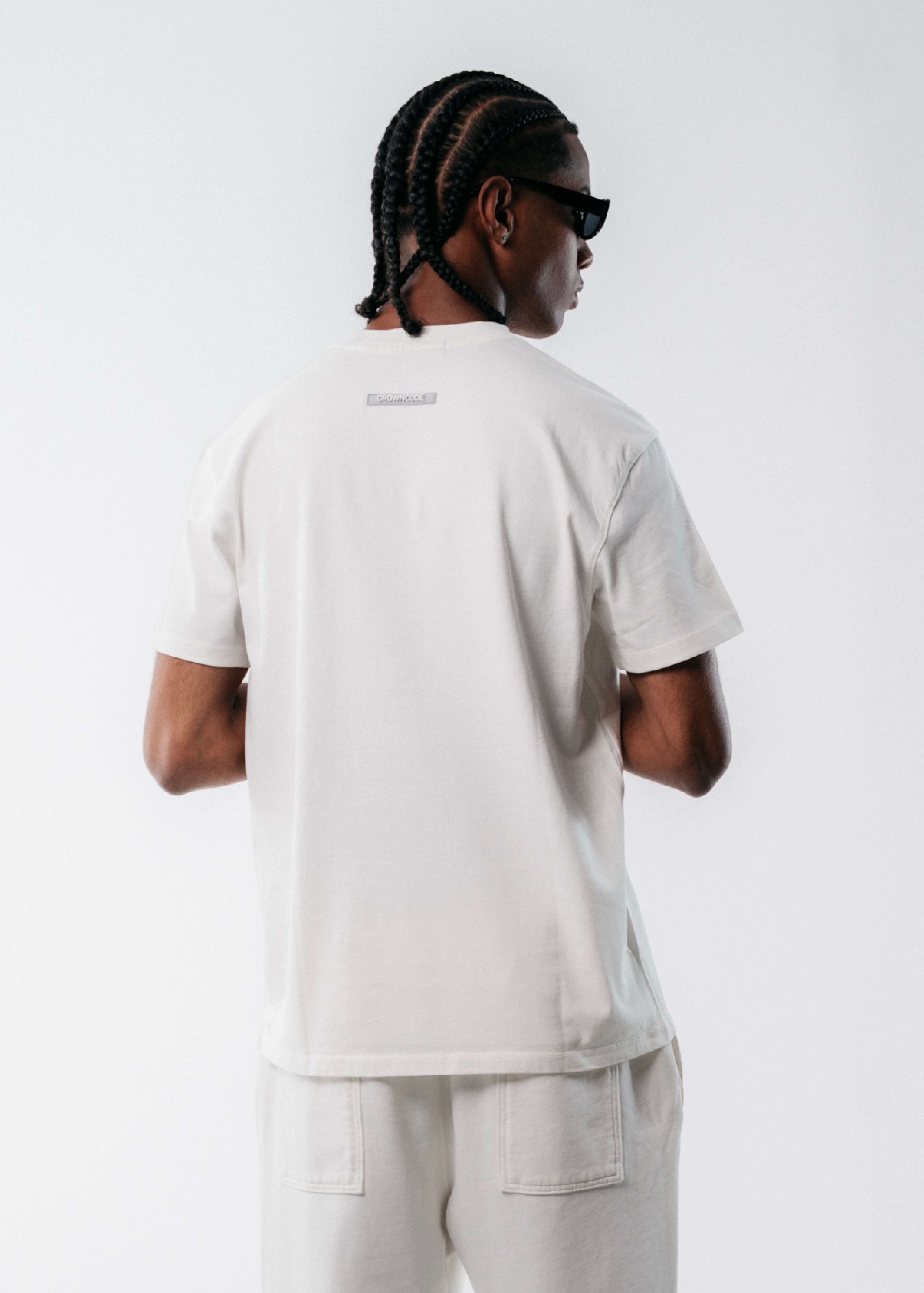 CAMISETA REGULAR FIT BÁSICA - OFF WHITE