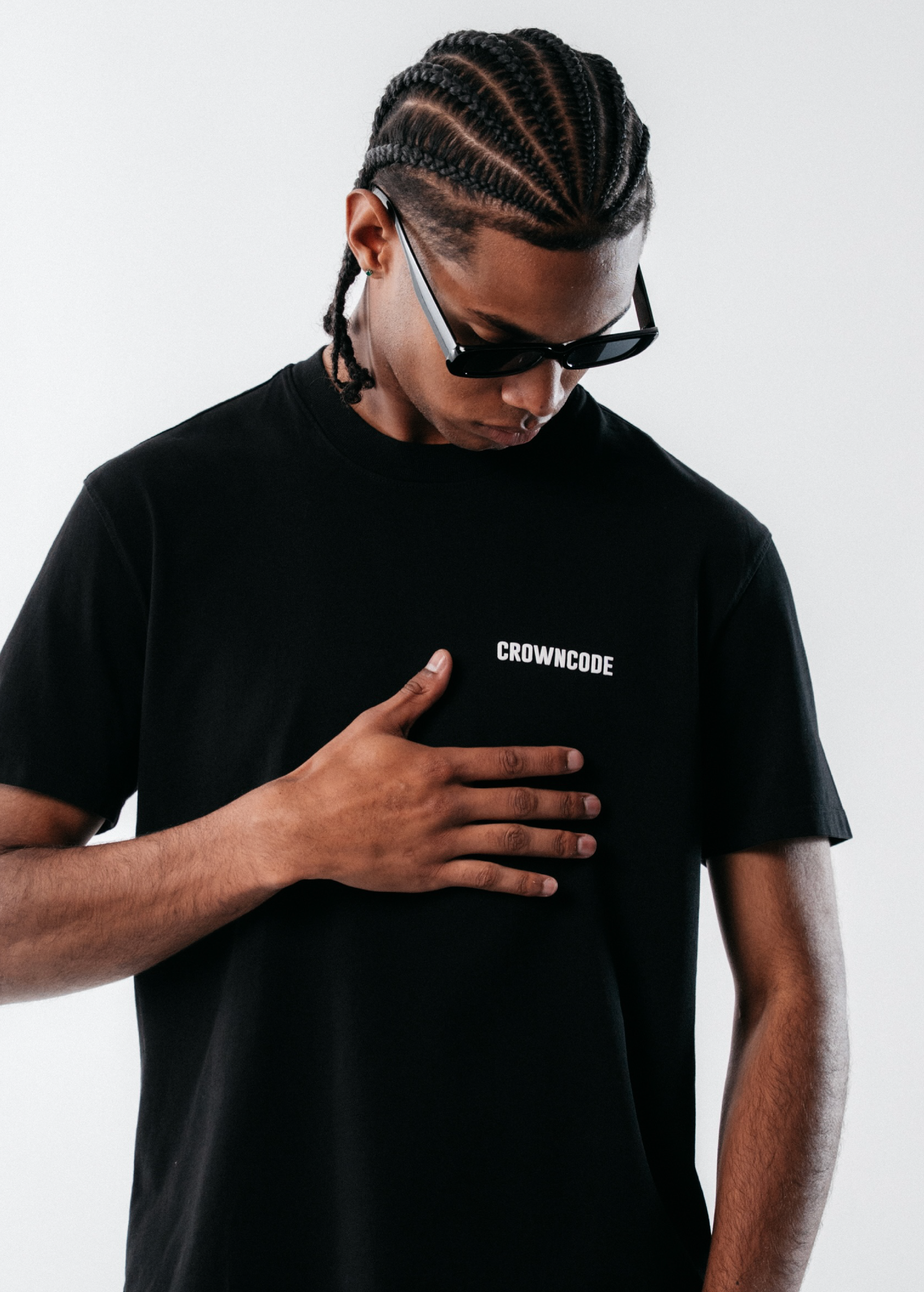CAMISETA REGULAR FIT BÁSICA - NEGRA