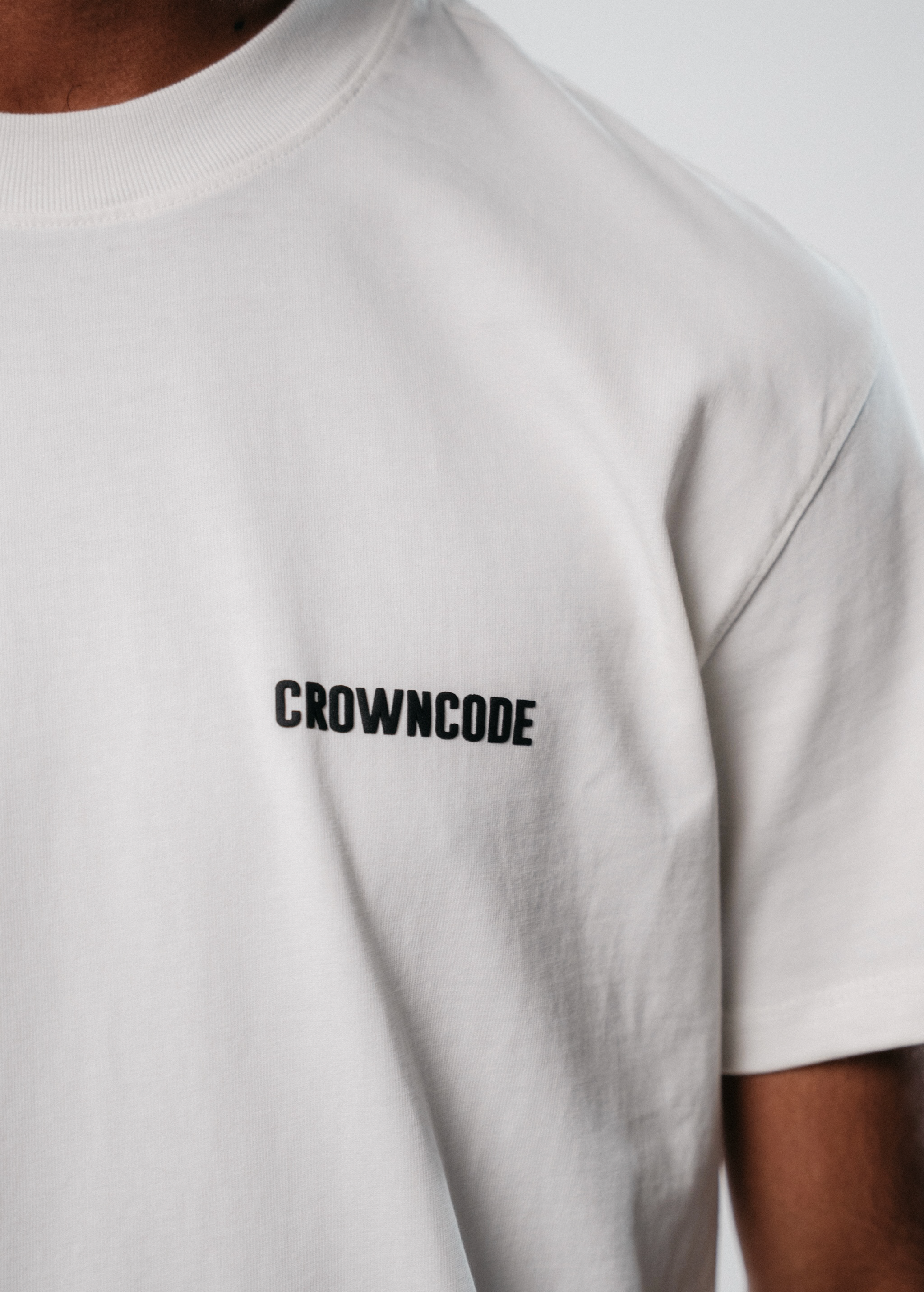 CAMISETA REGULAR FIT BÁSICA - OFF WHITE
